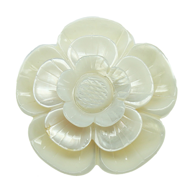 брошь из перламутра