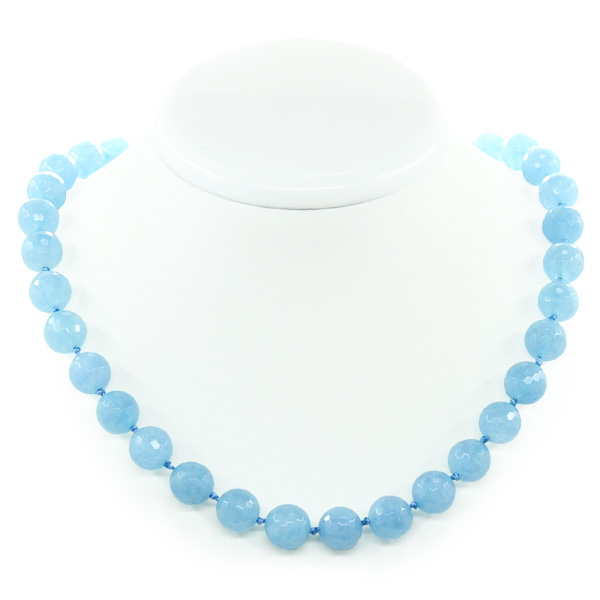 бусы из голубого кварца